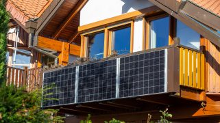 November 20, 2024: Balcony power plant on a detached house Copyright: xUdoxHerrmannx (Credit Image: © Imago via ZUMA Press)